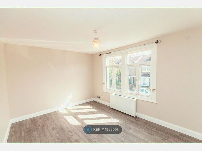 3 Bedroom Terraced House To Rent In Federation Road, London, SE2