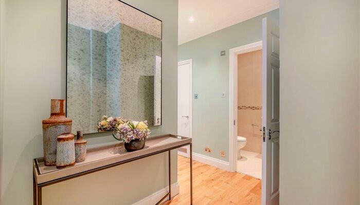 1 Bedroom Property To Rent In Grosvenor Hill, London, W1K