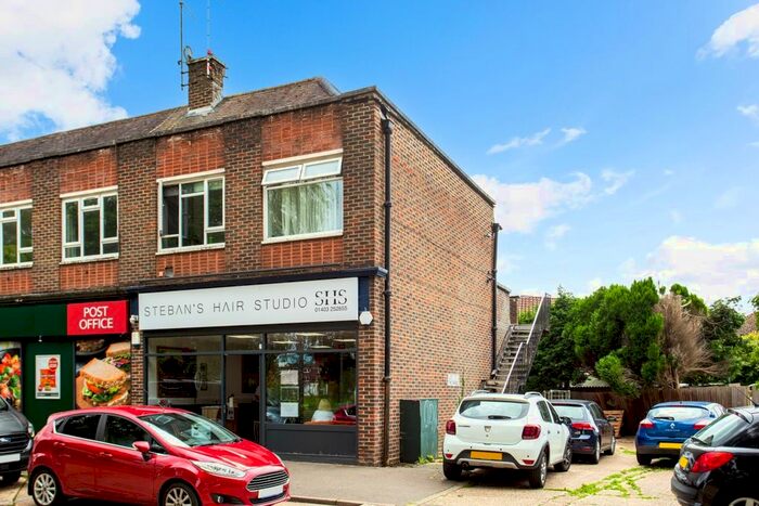 2 Bedroom Flat To Rent In The Parade, Caterways, Horsham, RH12