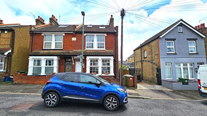 4 Bedroom Terraced House To Rent In Sussex Road, Sidcup, Kent, DA14