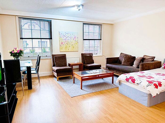 1 Bedroom Flat To Rent In Reeves Mews, Mayfair, London, W1K