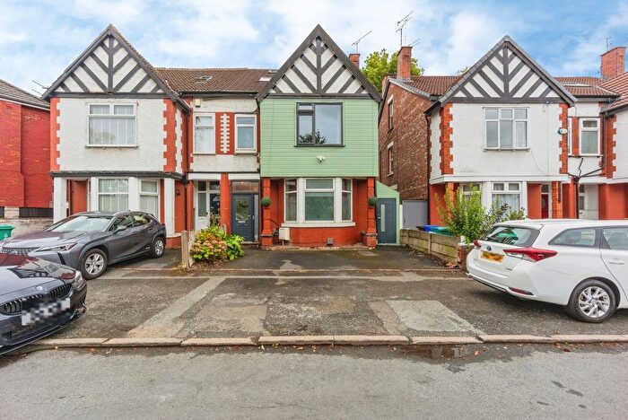 6 Bedroom Semi Detached House For Sale In Birchfields Avenue, Manchester, Greater Manchester, M13