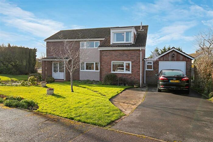 4 Bedroom Detached House For Sale In Chestnut Drive, Thornbury, Bristol, BS35