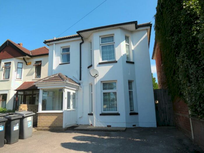 6 Bedroom House To Rent In Bedroom Detached House In Winton, BH9