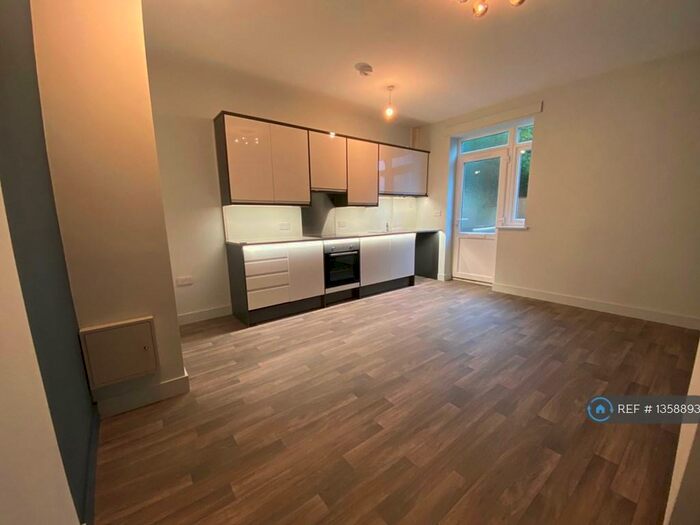 1 Bedroom Flat To Rent In Longfleet Road, Poole, BH15