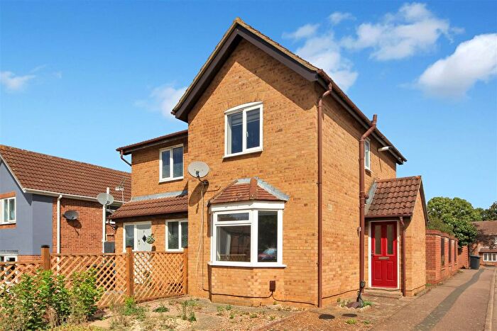 2 Bedroom Semi-Detached House For Sale In Heron Close, Wellingborough, NN8