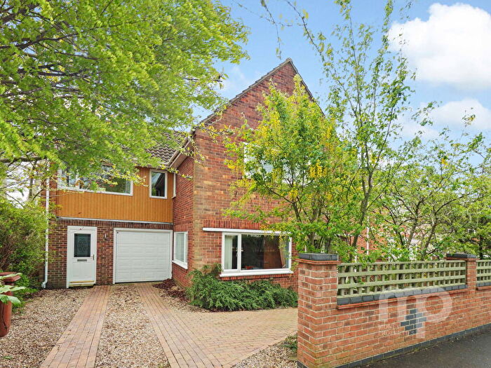 4 Bedroom Detached House For Sale In Broadhurst Road, Eaton Rise, Norwich, NR4
