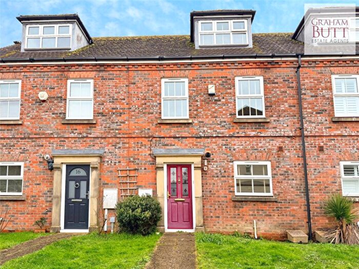 3 Bedroom Terraced House For Sale In Highdown Close, Angmering, West Sussex, BN16