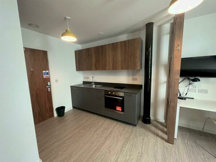 1 Bedroom Private Hall To Rent In , The Silk Mill, LA2