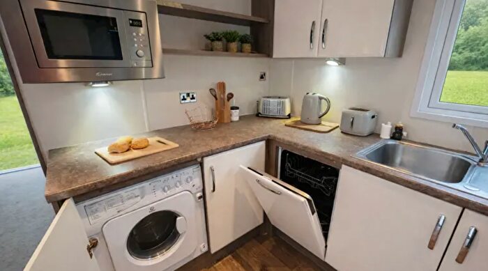 2 Bedroom Park Home For Sale In Birchington Vale Holiday Park, CT7