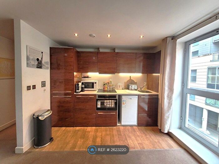 2 Bedroom Flat To Rent In Marsh Street, Bristol, BS1