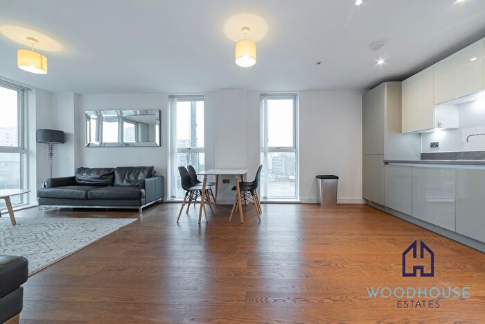 3 Bedroom Flat To Rent In Norman Road, Greenwich, SE10