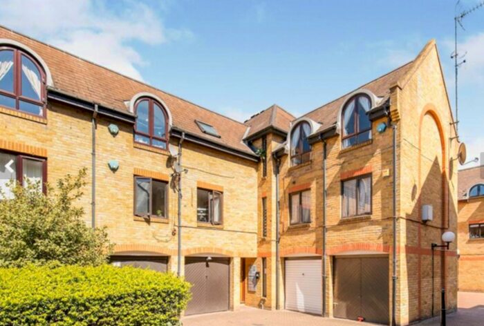 3 Bedroom Semi-Detached House To Rent In Welland Mews, London, E1W