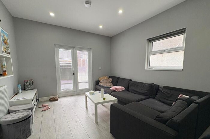 5 Bedroom Terraced House To Rent In Whitchurch Road, Heath, CF14