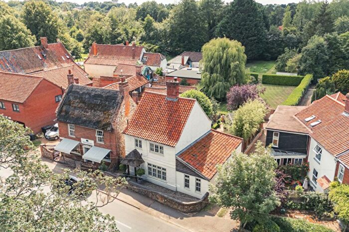 3 Bedroom Cottage For Sale In Coltishall, NR12