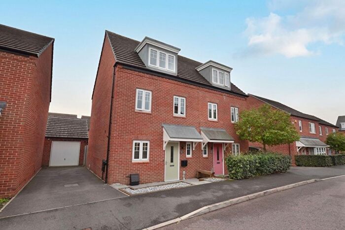 3 Bedroom Semi-Detached House For Sale In Mill Hill Wood Way, Ibstock, LE67