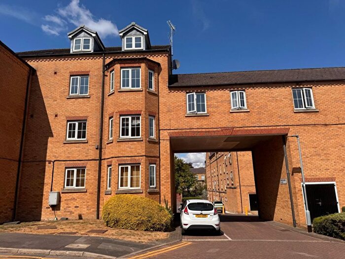 2 Bedroom Flat For Sale In Broadlands Place, Pudsey, LS28