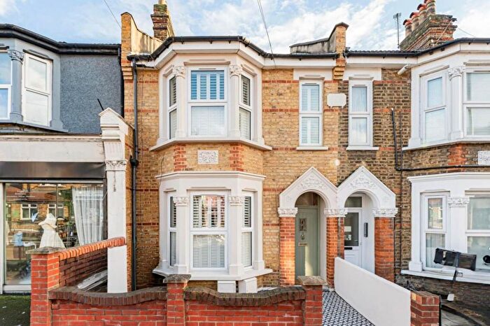 4 Bedroom Terraced House For Sale In Queens Road, Walthamstow, London, E17