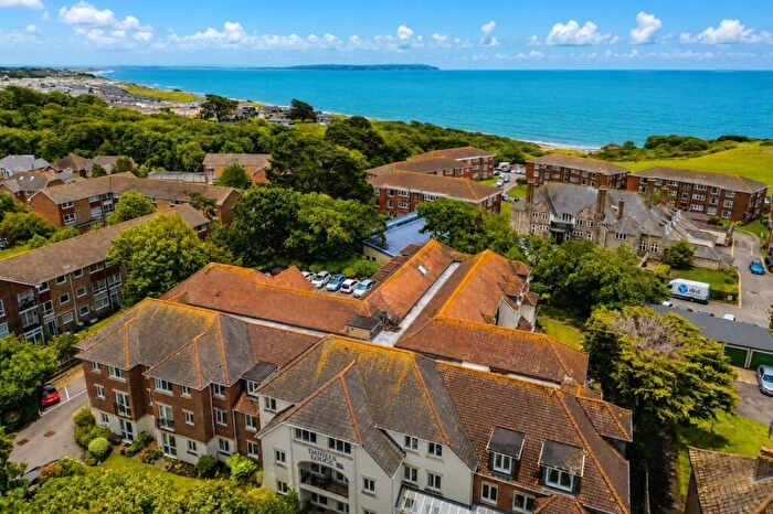 1 Bedroom Retirement Property To Rent In Montagu Road, Highcliffe, Dorset., BH23