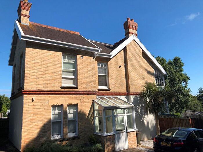 2 Bedroom Flat To Rent In New Road, Teignmouth, Devon, TQ14