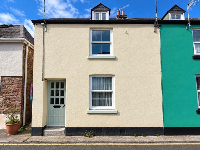 3 Bedroom End Of Terrace House For Sale In Newport Street, Millbrook, Cornwall, PL10