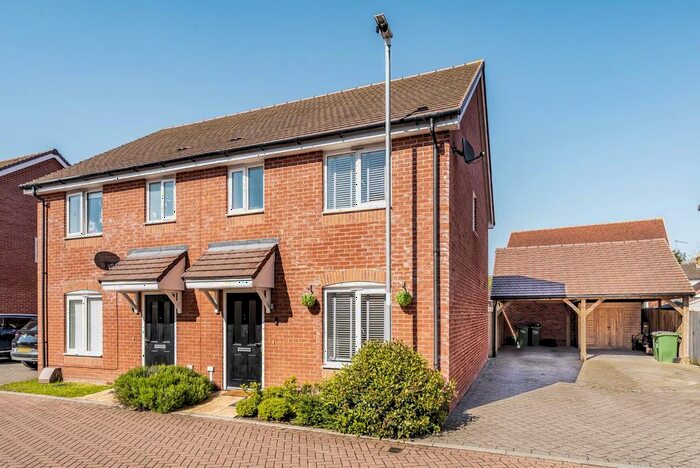 3 Bedroom Semi-Detached House For Sale In Siegfried Close, Sellindge, Ashford, TN25