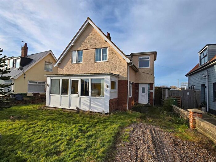 3 Bedroom Detached House For Sale In California Avenue, Scratby, NR29