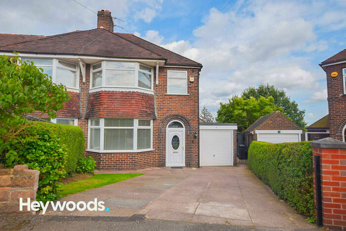 3 Bedroom Semi-Detached House To Rent In Brooke Place, Clayton, Newcastle-under-Lyme, ST5