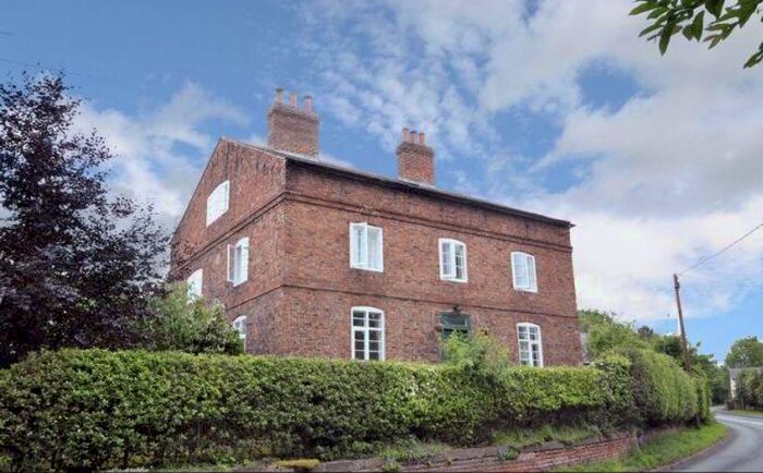 3 Bedroom End Of Terrace House To Rent In Mickle Trafford, Chester, CH2