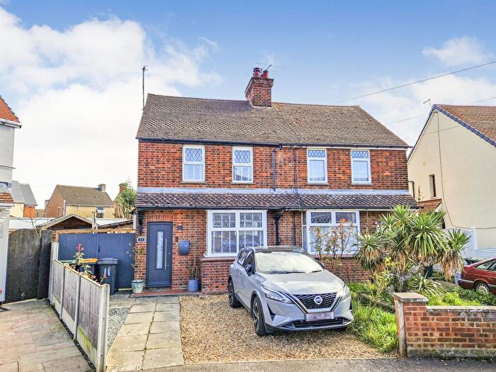 2 Bedroom Semi Detached House For Sale In Honey Hill Gardens, Bedford, MK40