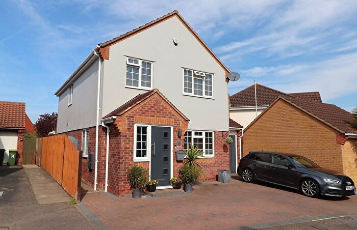 4 Bedroom Detached House For Sale In Denham Vale, Rayleigh, SS6