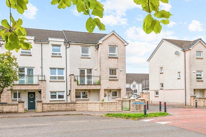 4 Bedroom Town House For Sale In Stance Place, Kinnaird Village, Falkirk, FK5