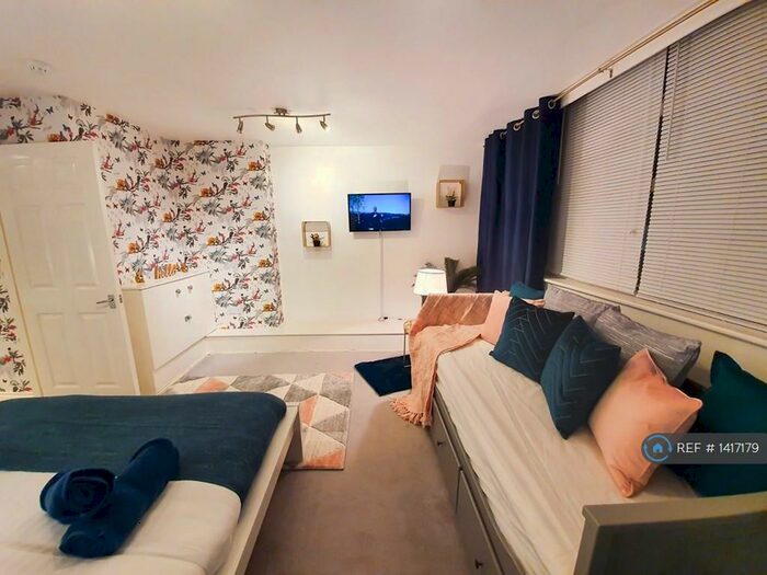 1 Bedroom Flat To Rent In -, Bristol, BS6