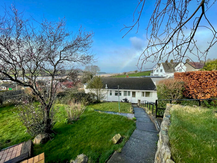 3 Bedroom Bungalow To Rent In Bryn Y Nant, Glan Conwy, LL28