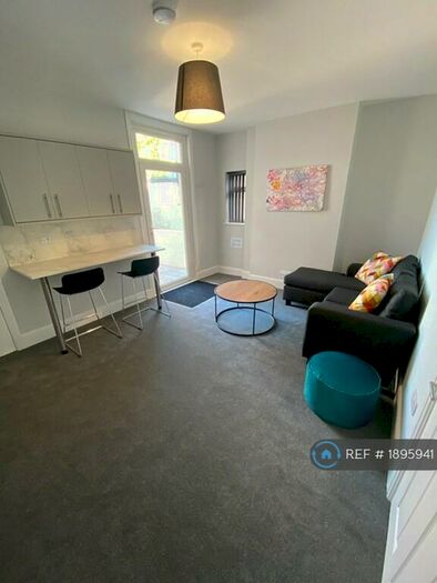 4 Bedroom End Of Terrace House To Rent In Clarence Road, Staple Hill, Bristol, BS16