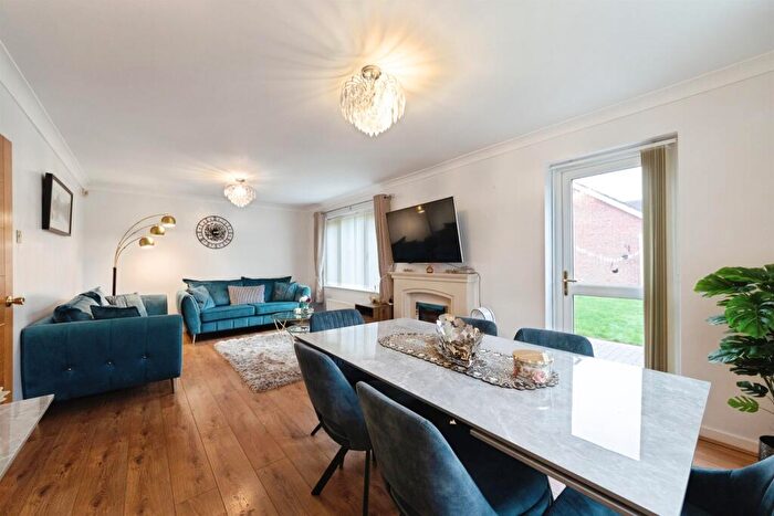 4 Bedroom Detached House For Sale In Kendrick Close, Solihull, B92