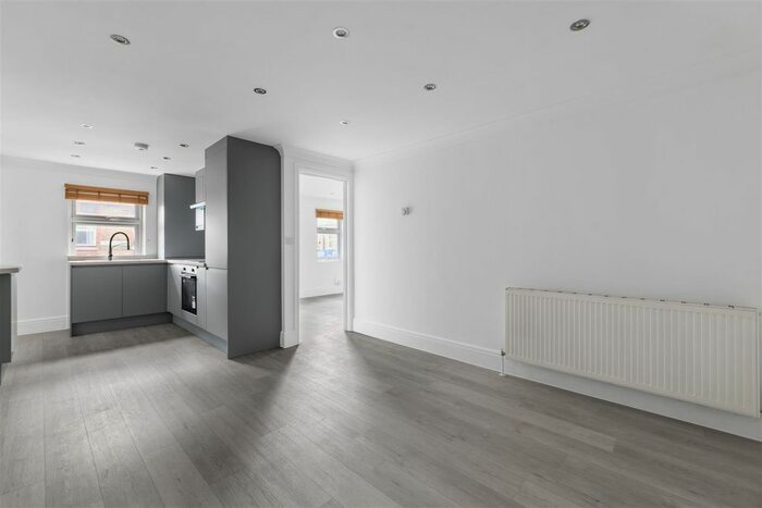 1 Bedroom Flat To Rent In Hoe Street, London, E17