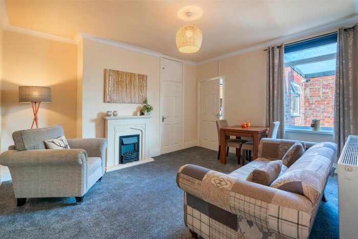 2 Bedroom Flat To Rent In Chillingham Road, Heaton, NE6