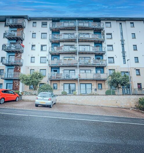 2 Bedroom Flat To Rent In Drybrough Crescent, Edinburgh, EH16