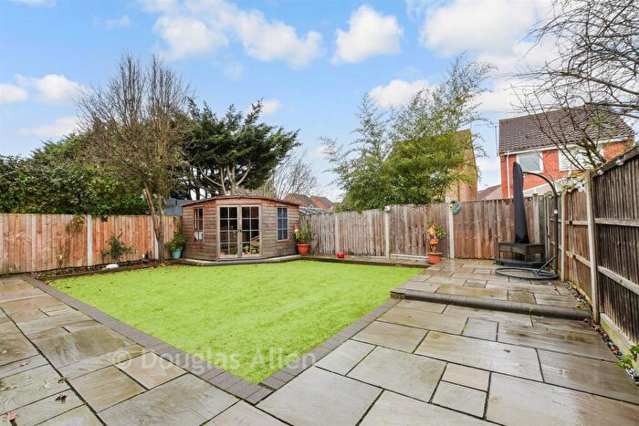 4 Bedroom Detached House For Sale In Hornbeam Way, Laindon, Basildon, Essex, SS15