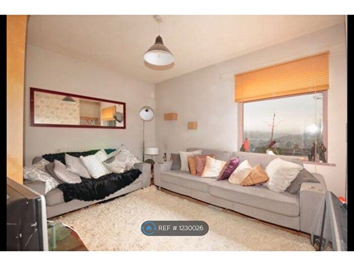 2 Bedroom End Terrace House To Rent In Beacon Road, Chatham, ME5