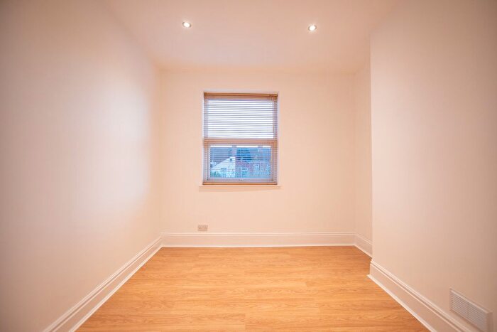 1 Bedroom Flat To Rent In Marlborough Avenue, Princes Avenue, Hull, HU5