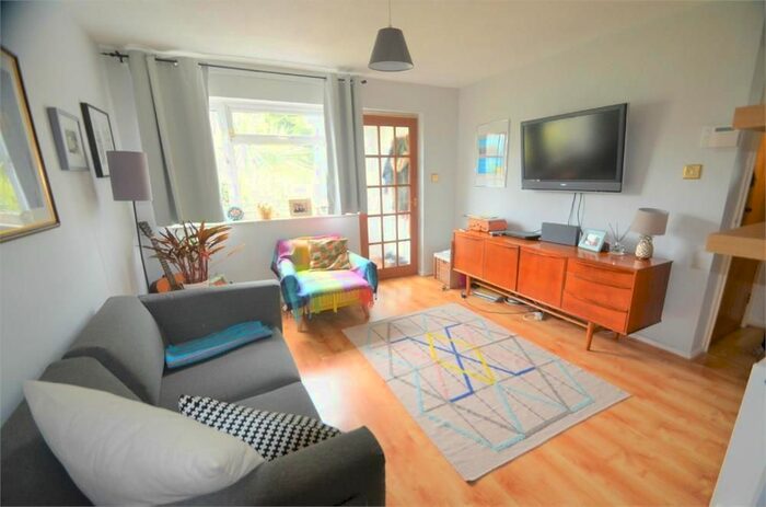 1 Bedroom Flat To Rent In University Close, Mill Hill NW7