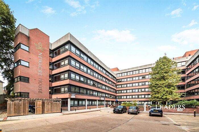 1 Bedroom Flat To Rent In Wood Street, East Grinstead, West Sussex, RH19