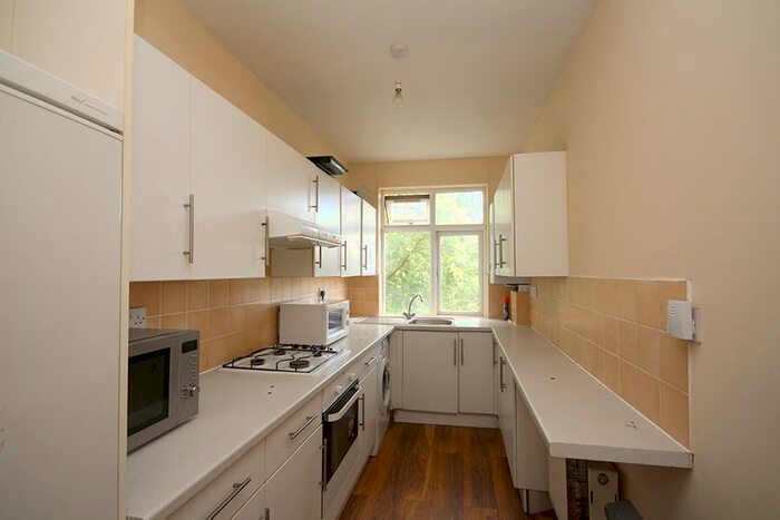3 Bedroom Flat To Rent In Greenford Road, Sudbury Hill, Harrow, HA1