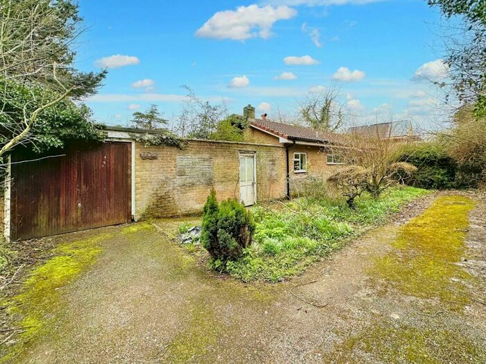 2 Bedroom Detached Bungalow For Sale In Hillam Common Lane, Hillam, Leeds, LS25