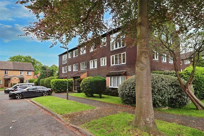 2 Bedroom Flat To Rent In Woking, GU21