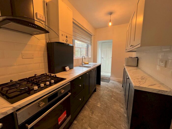 3 Bedroom House To Rent In Thimblemill Road, Smethwick, B67