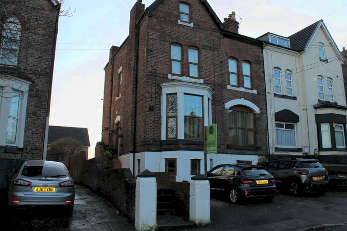 2 Bedroom Flat To Rent In Kingsland Road, Wirral, CH42