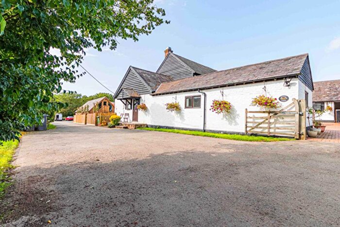 2 Bedroom Apartment To Rent In Model Farm, Rossway, Berkhamsted, Hertfordshire, HP4